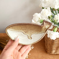 Mashiko Pottery Yoshizawa Whale Mini Plate