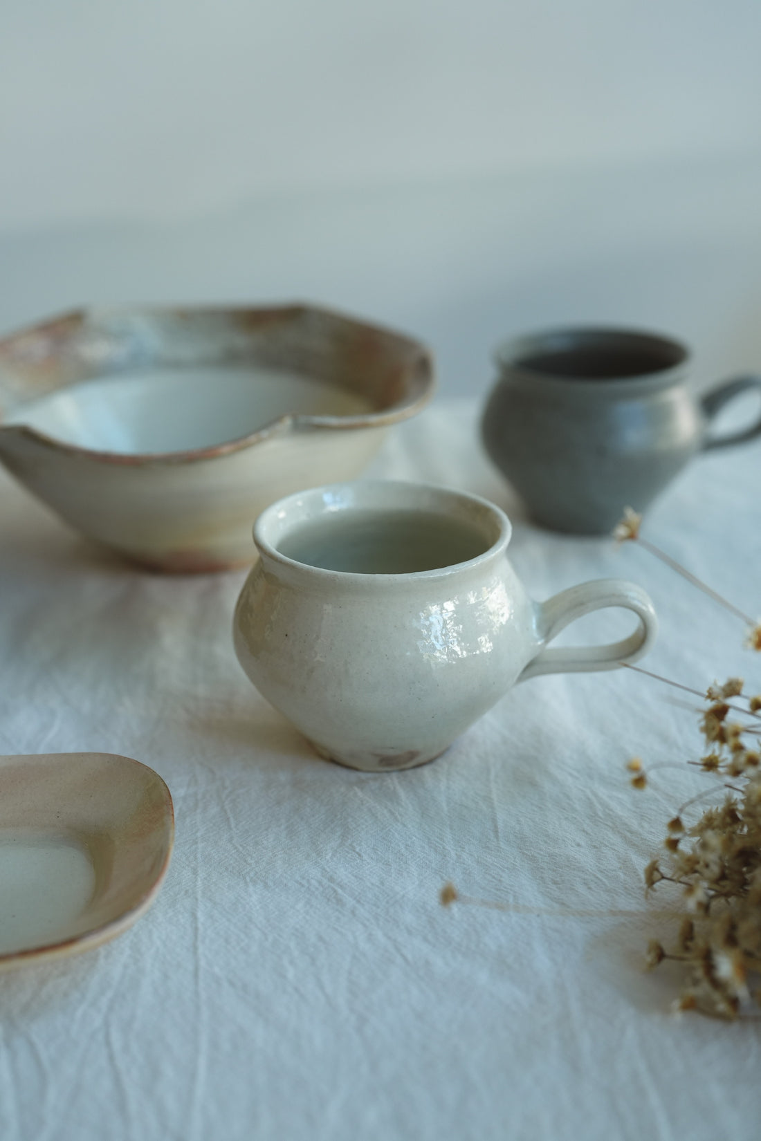 Hirokazu Furutani 古谷浩一 - White Tetsuzan Round Mug HF29