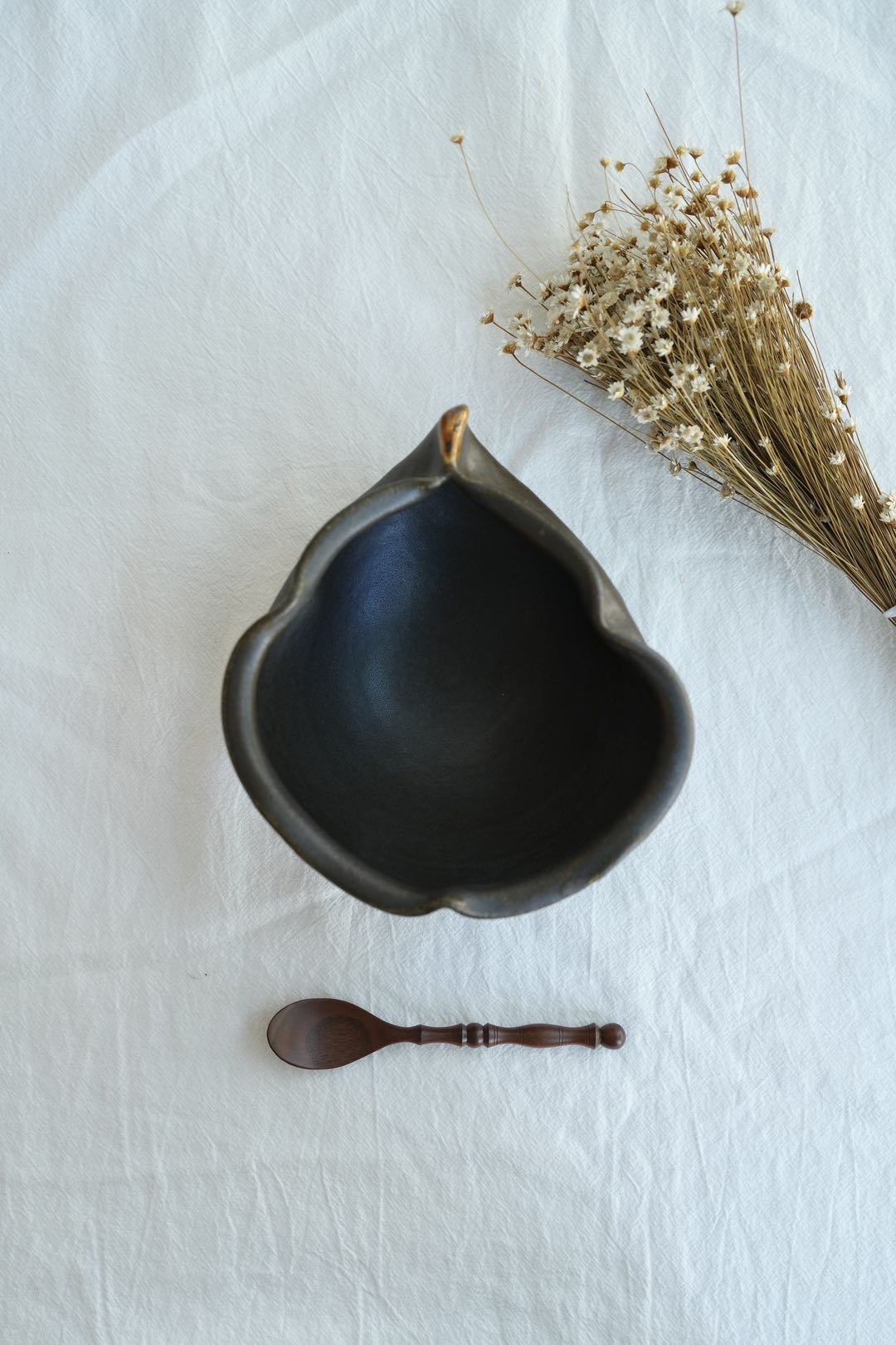 Hirokazu Furutani 古谷浩一 -  Dark Brown Pear Shaped 19cm Bowl HF22