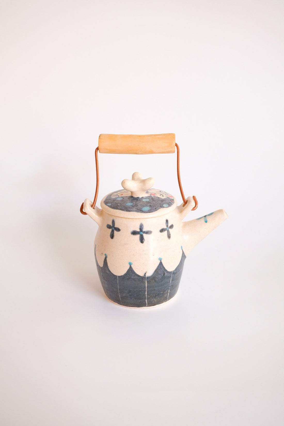 Boobee Studio 吉林三千代 - Small Teapot with Handle on the Top BS05-2