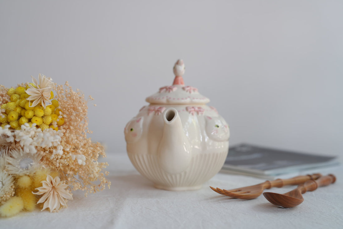 Sugar Poppo Teapot - White Cat SP27