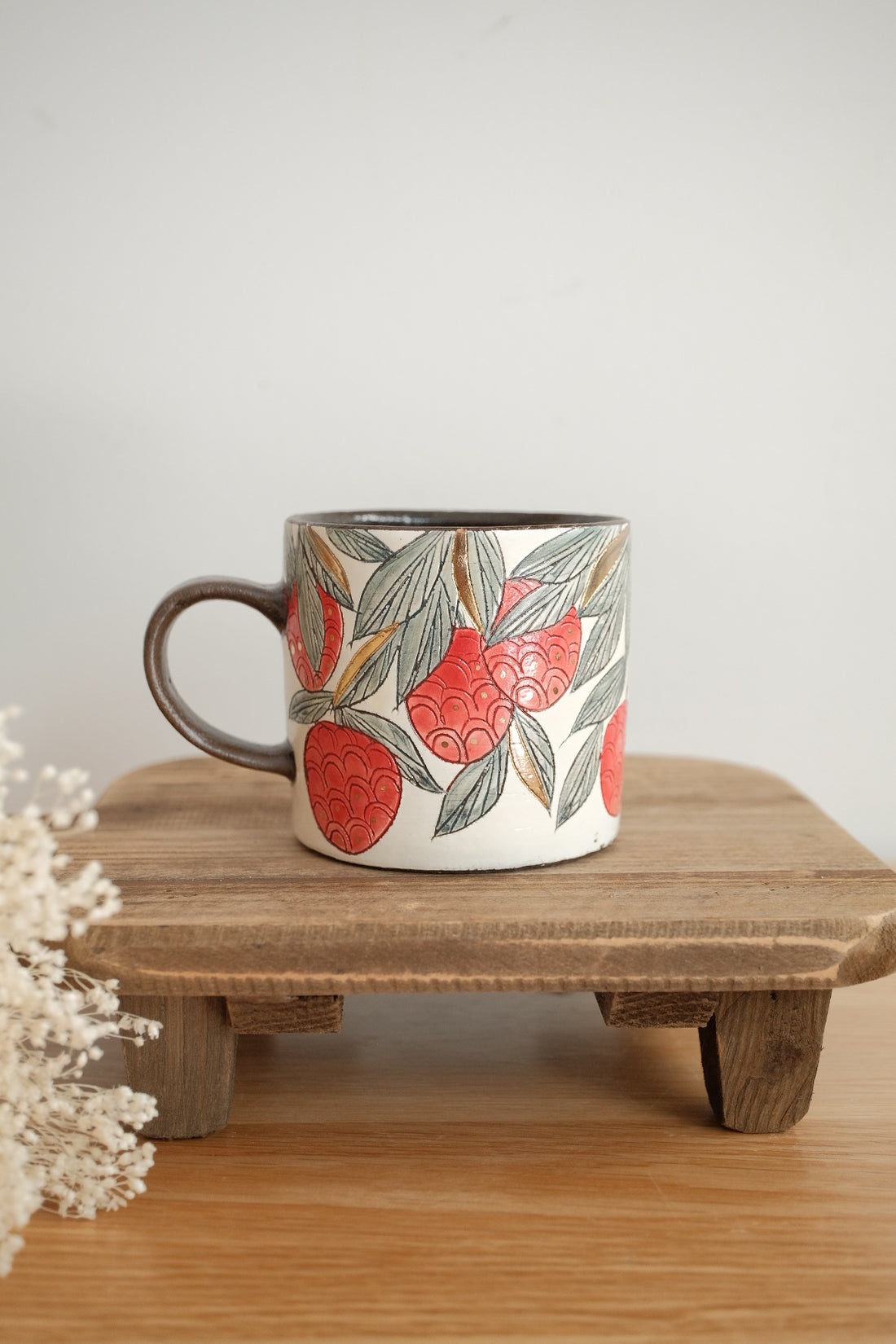 Cool Banana Black Pottery with Gold Detailing Mug with Lid