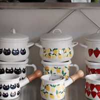 Plune Enamel Two-Handed Pot - Strawberry