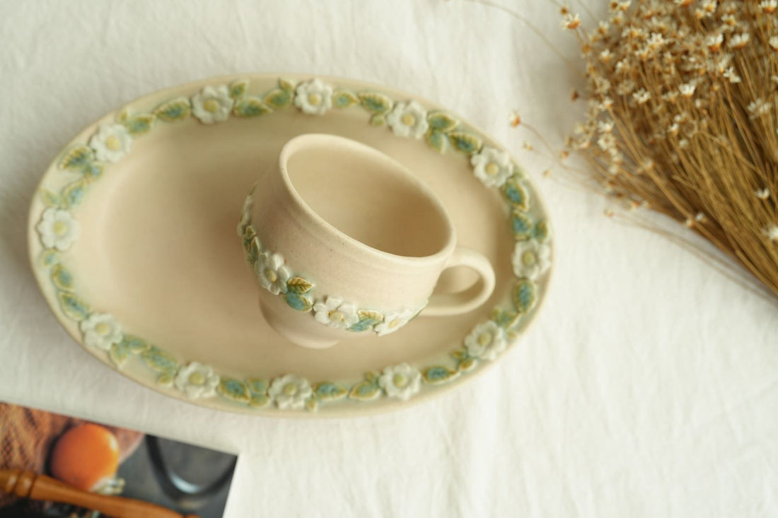 谷口なづみ Flower Embossed Ceramic Oval Plate