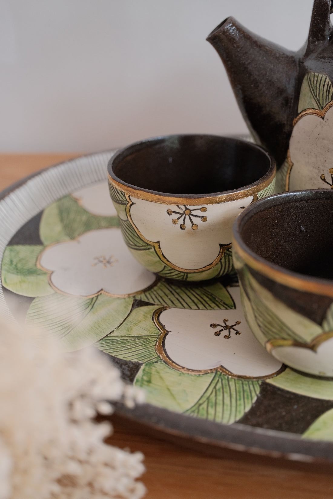 Cool Banana Black Pottery with Gold Detailing Teapot