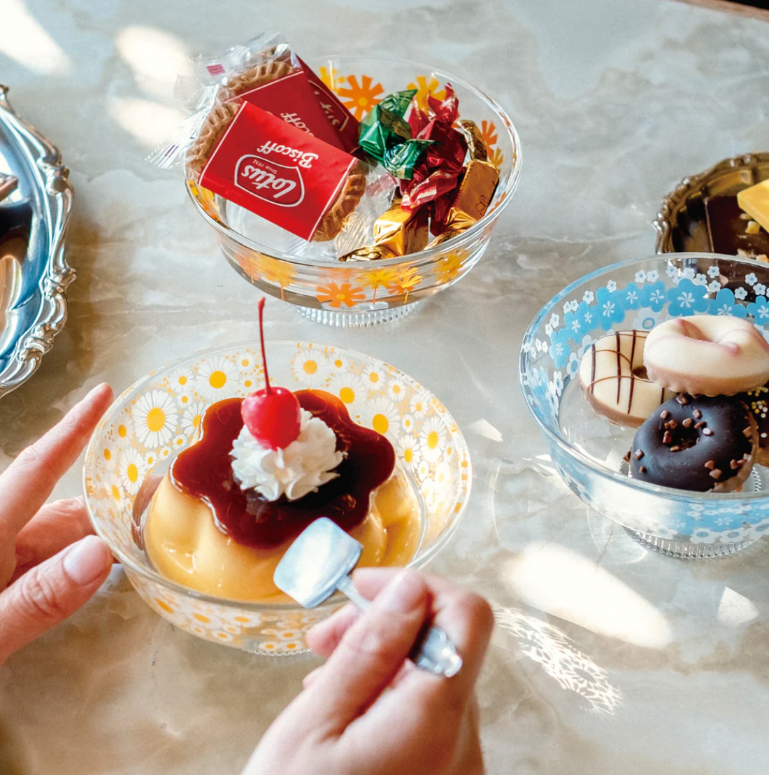 Aderai Glass Retro Pedestal Shallow Dessert Bowl - Nobana