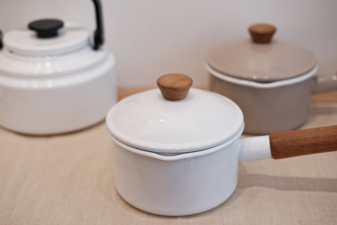 Japan Noda Horo Pochika Milk Pan 14cm Enamelware