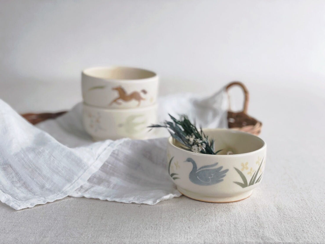 Buncho Pottery Swan Small Bowl