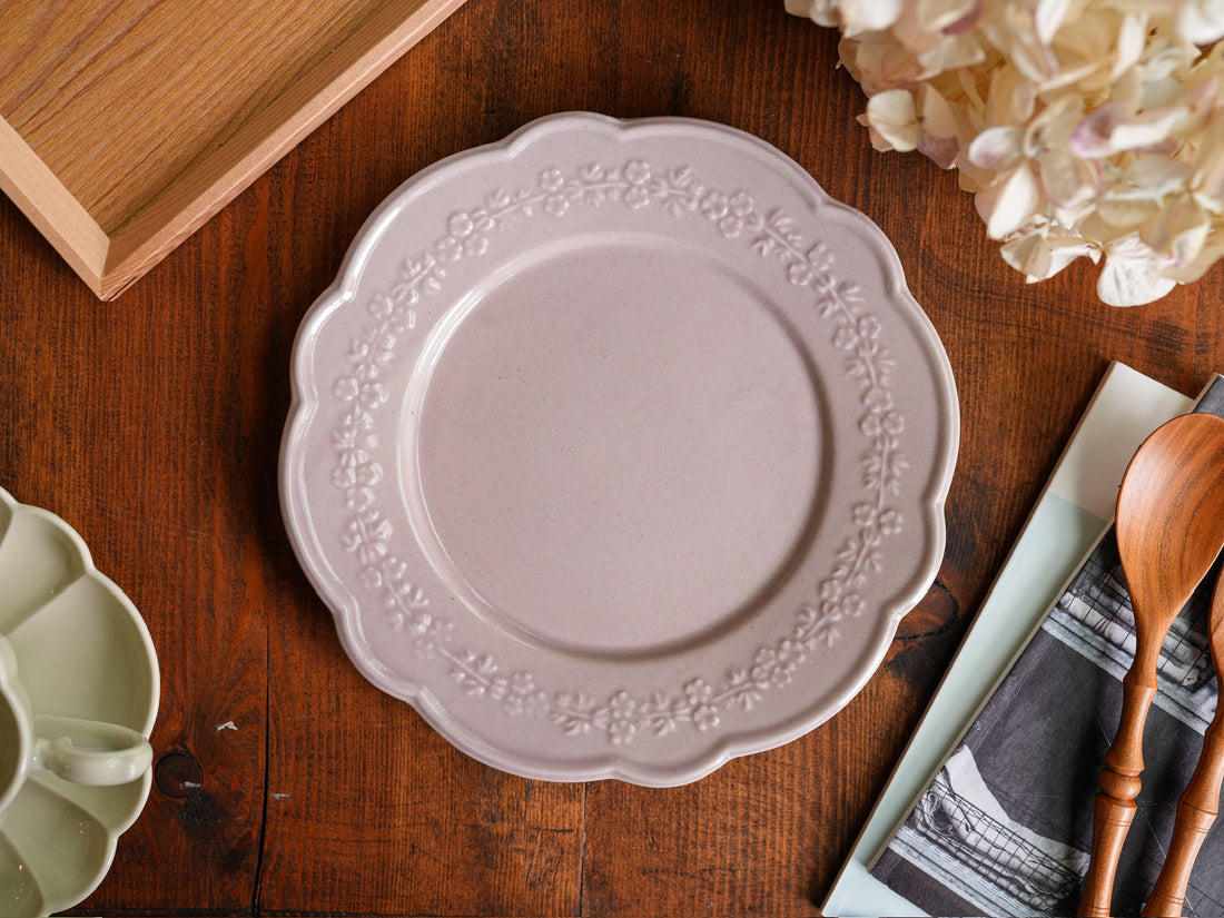 Atelier Gyuusha Medium Floral Shape Round Plate