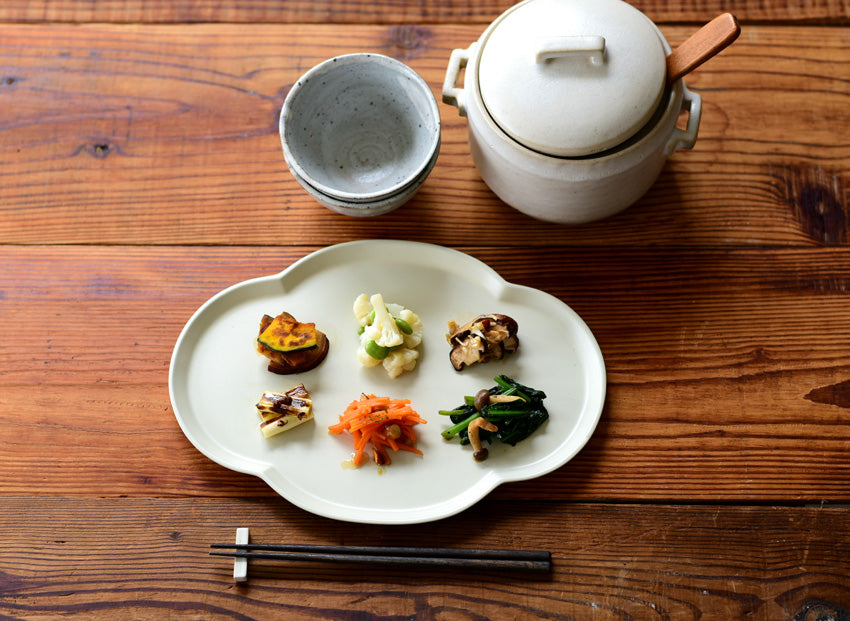 Studio M' Kamon Plate Flower-shaped