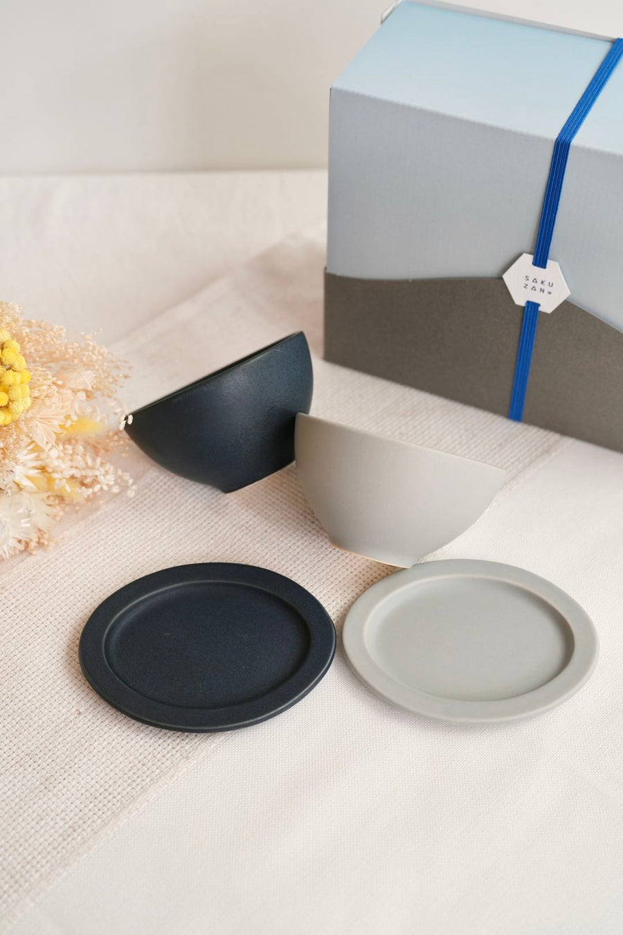 SAKUZAN Sara Gift B Set (2 Rice Bowls & 2 Small Oval Plates) - Navy x Gray