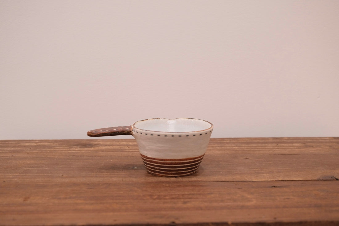 Emishi Kobo 池田匡優&美弥子 - Small Bowl with Handle and Spout EK23