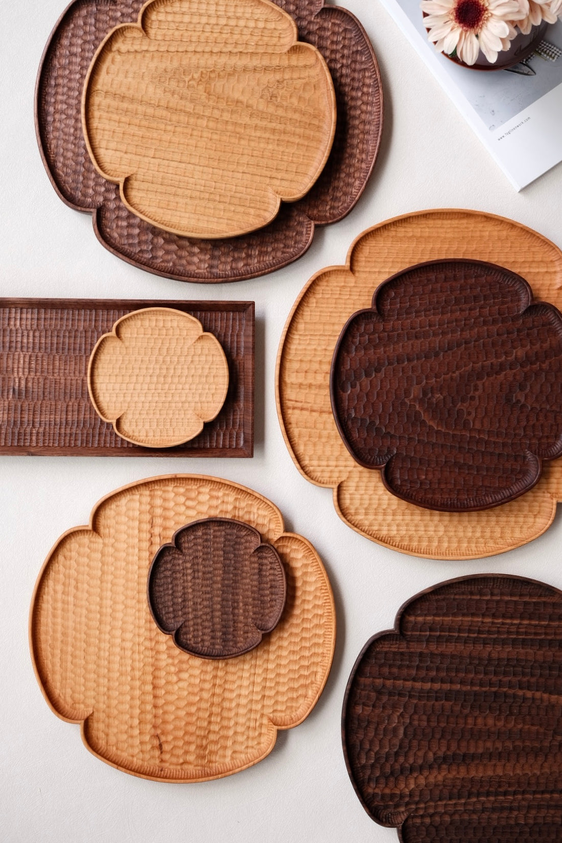 Kazunori Takatsuka 高塚和則 Flower Plate Walnut Wood Medium KU11