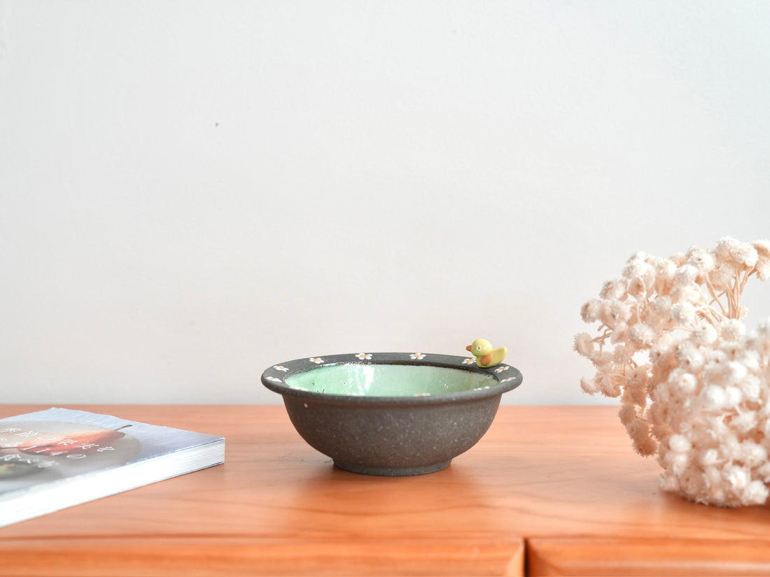 Akemi Nakamura 中村明美 Flower Bowl with Animal Deco AN19