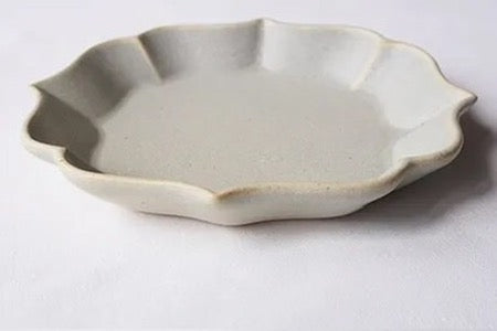 Mashiko Pottery Yoshizawa Light Brown/Blue Flower Shaped Plate