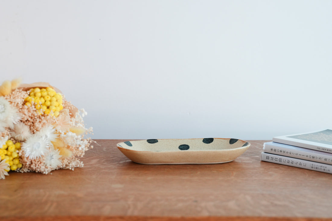 Ken Aoki 青木挙 Long Oval Plate KE01