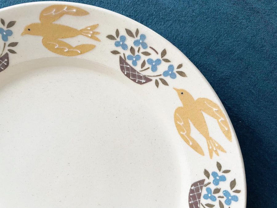 Buncho Pottery 7寸 / Yellow bird and flower basket rim plate