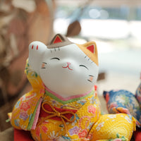 Maneki-neko Kimono Lucky Cat