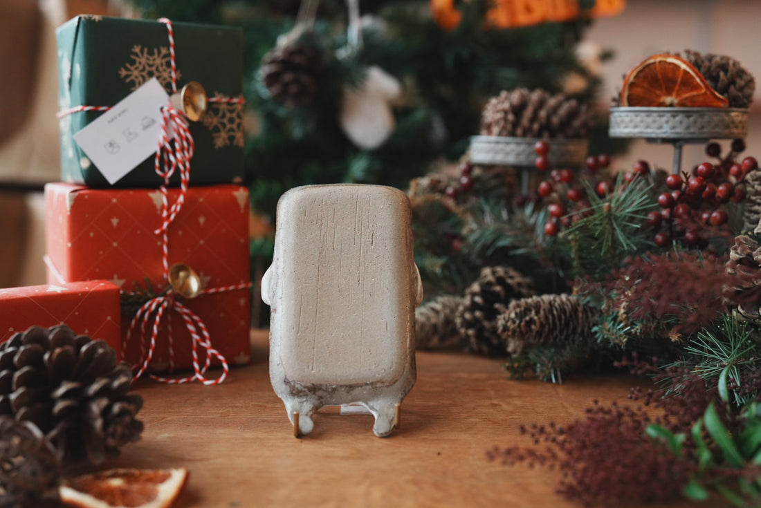 Fumiko Tsuchihashi 土橋文子 - Christmas Animal Shaped Plate FT23