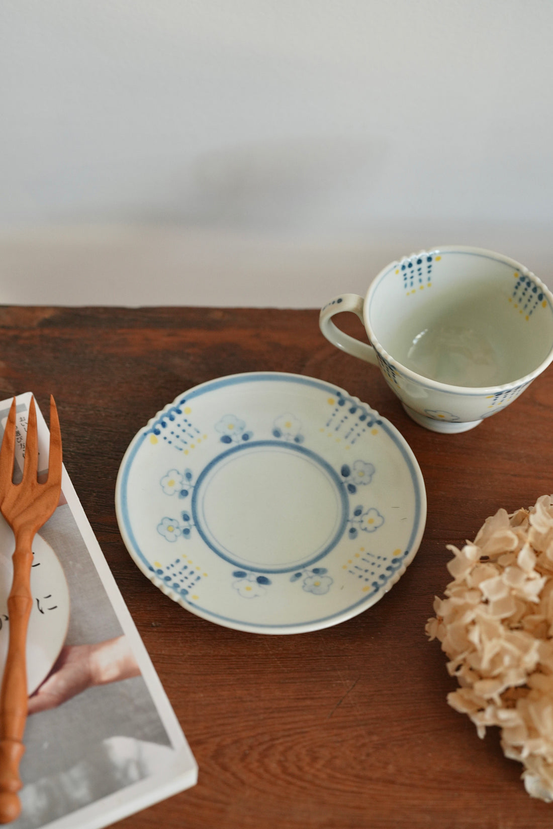 Maya Inamura 稲村真耶 Yellow Flower Mug and Saucer Set MI27