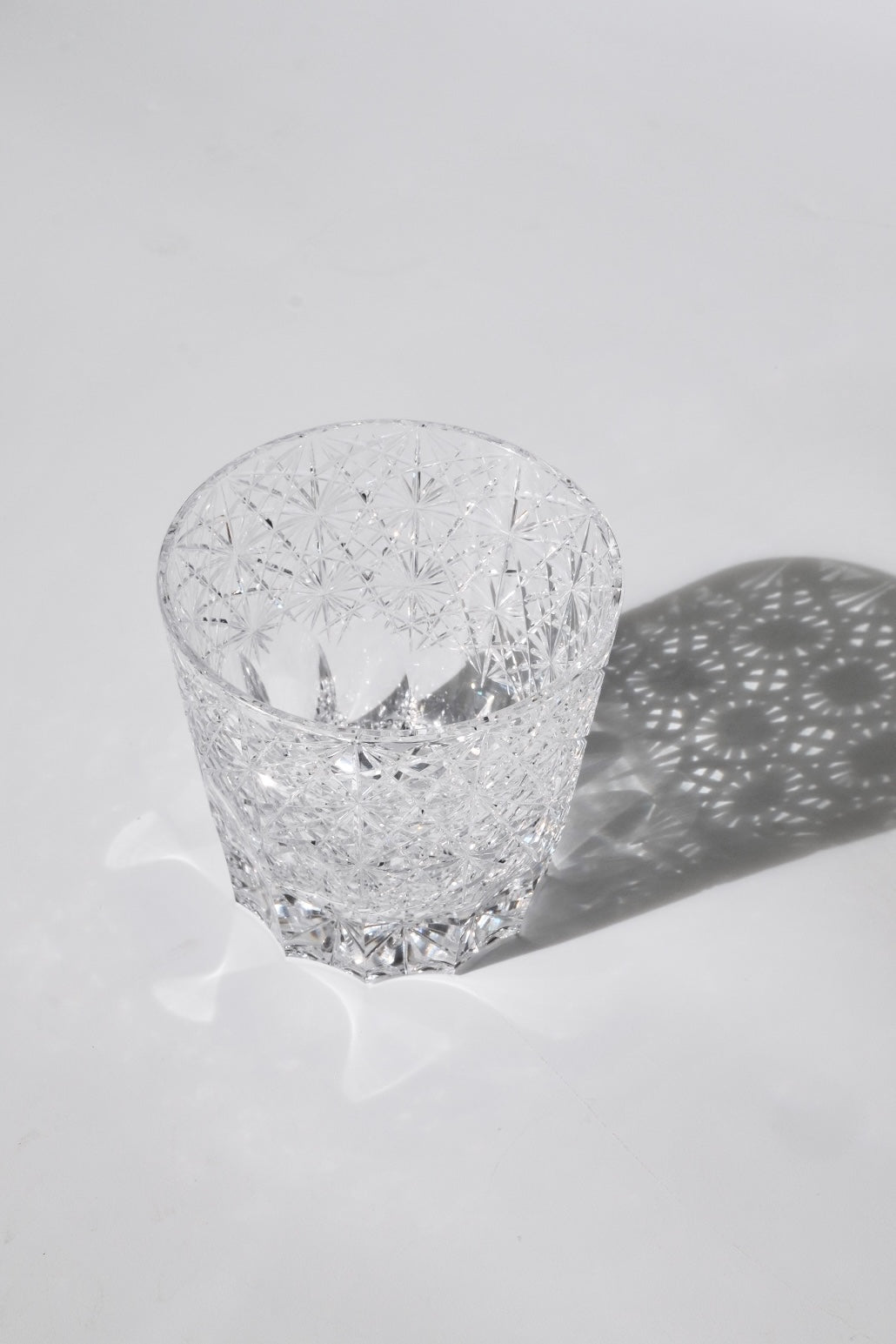 Edo Kiriko Whisky Glass Rock Glass "Large Chrysanthemum" White by Junichi Nabetani, Master of traditional crafts
