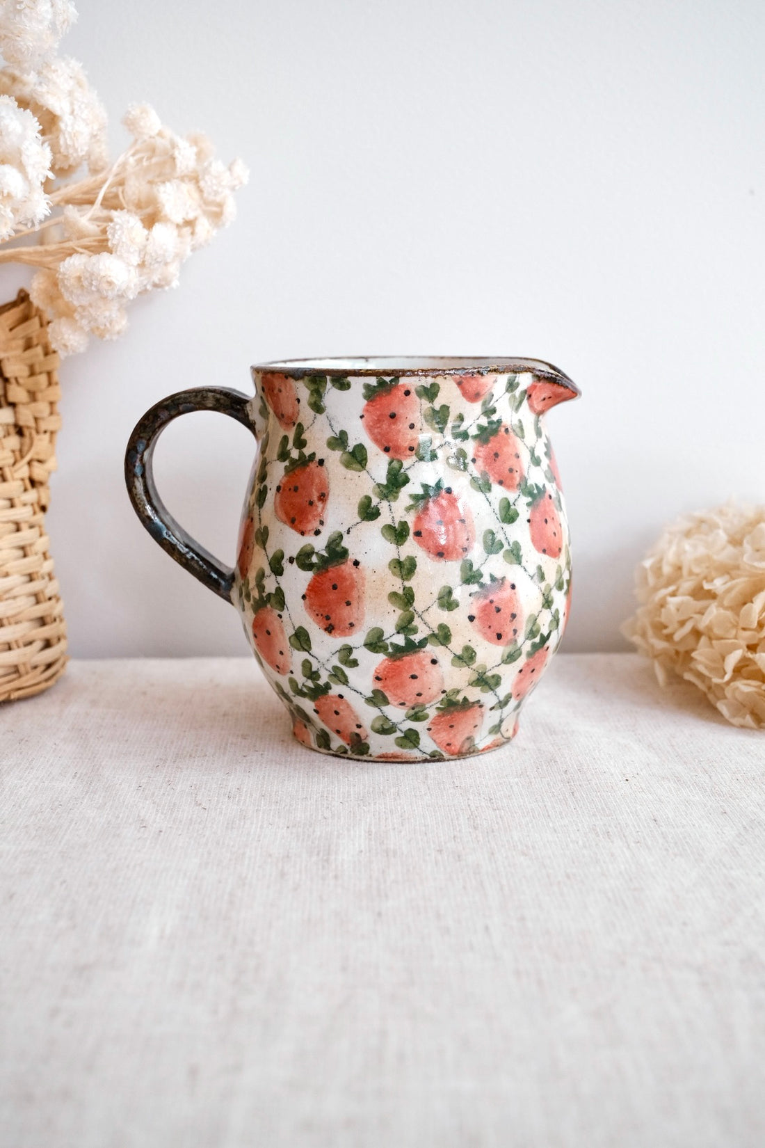 Asako Yamaguchi 山口麻子 Animal Strawberry Jug AI27a