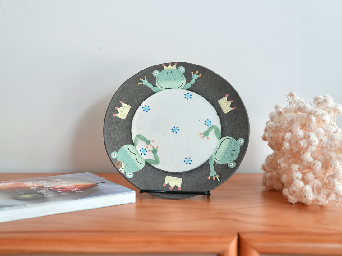 Akemi Nakamura 中村明美 Animal large Round Plate AN30