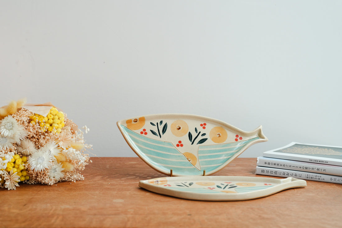 Kumiko Ishikawa 石川久美子 Whale Plate KI03