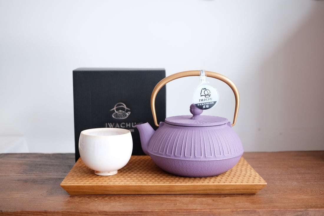 IWACHU Iron Teapot - Purple Gold - Chrysanthemum