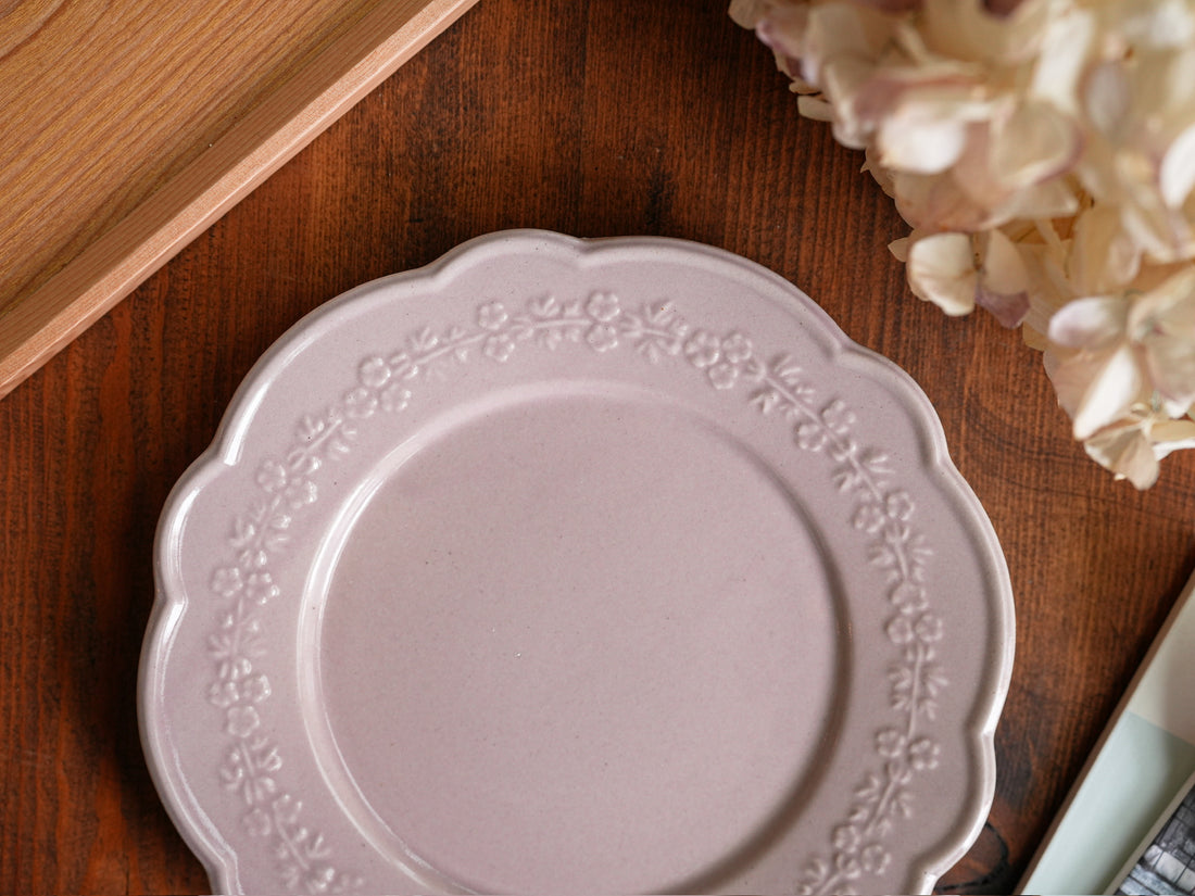 Atelier Gyuusha Medium Floral Shape Round Plate
