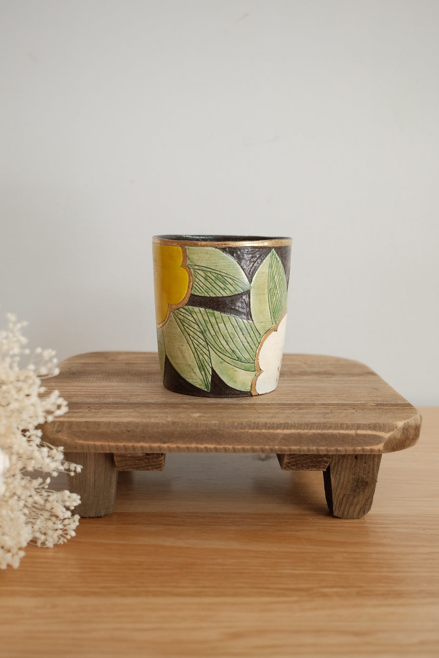 Cool Banana Black Pottery with Gold Detailing Mug - Flower
