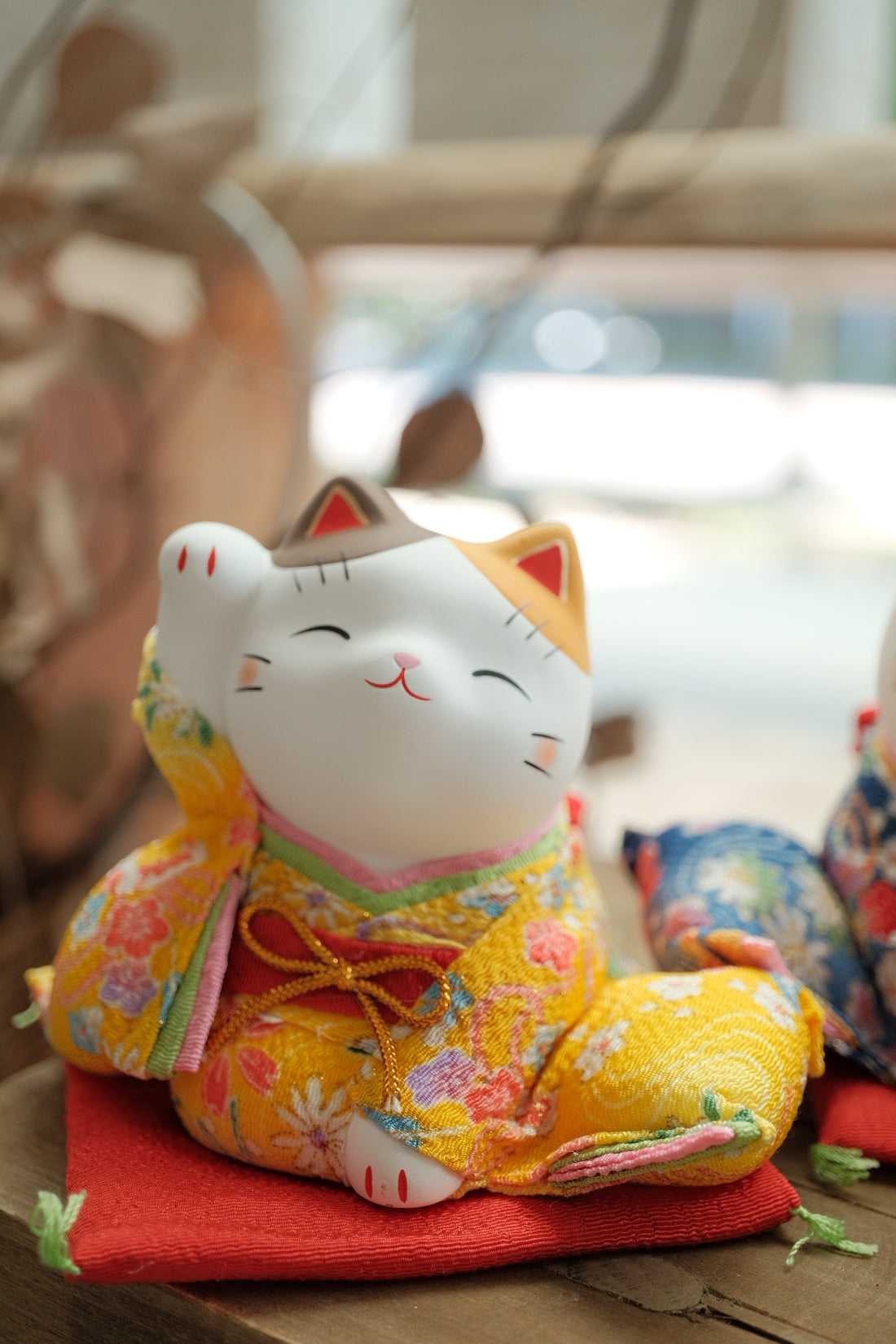 Maneki-neko Kimono Lucky Cat