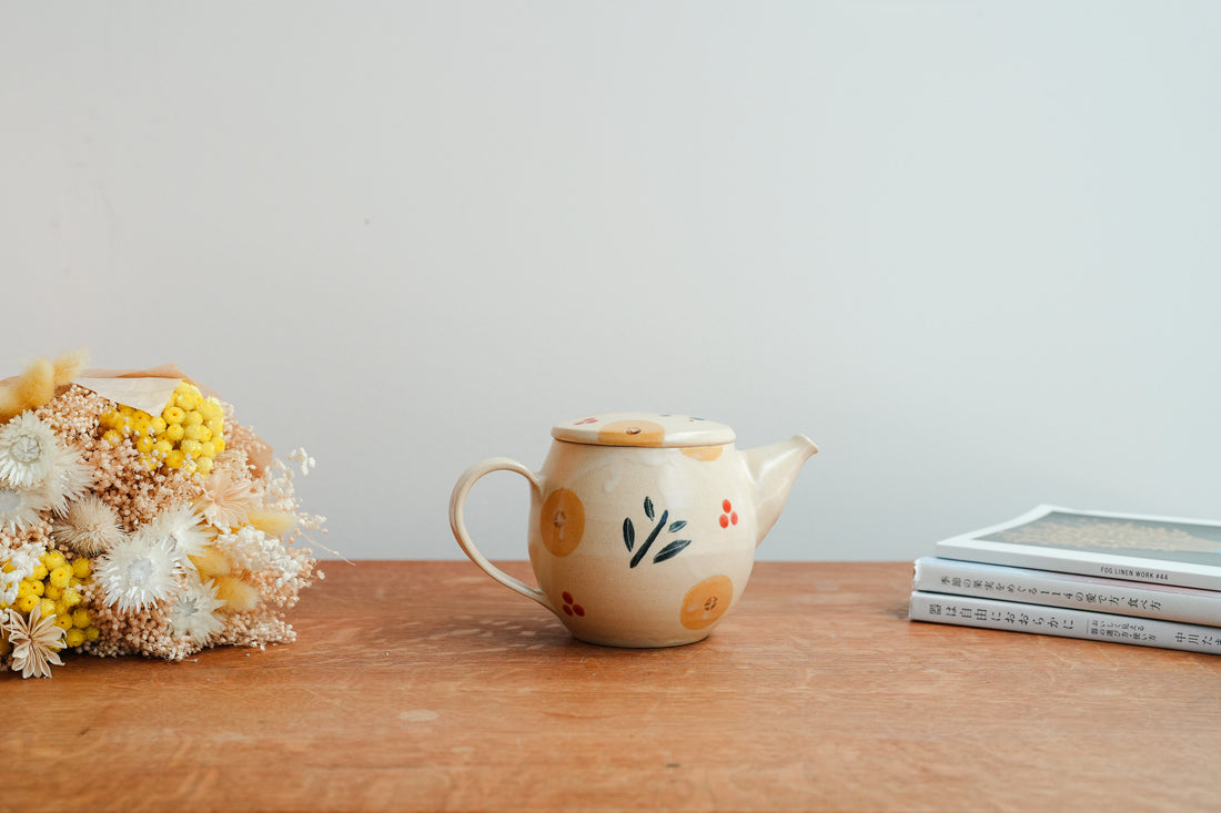 Kumiko Ishikawa 石川久美子 Teapot KI06