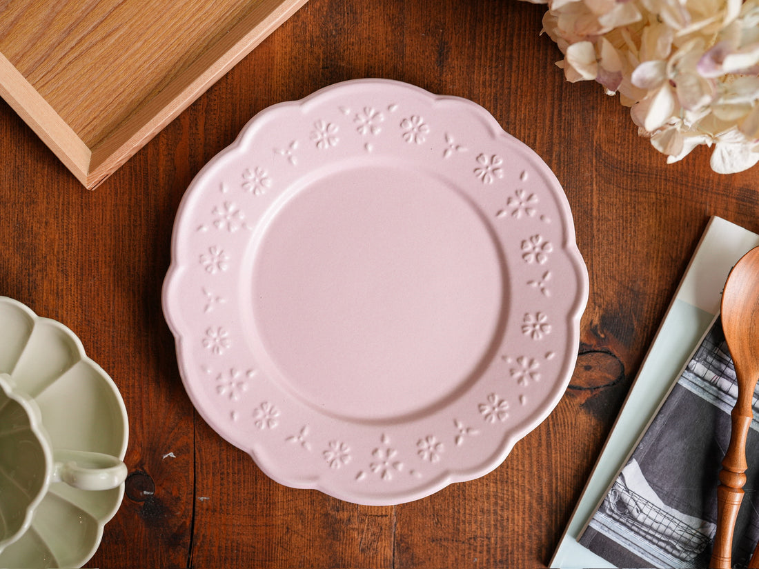 Atelier Gyuusha Medium Floral Shape Round Plate