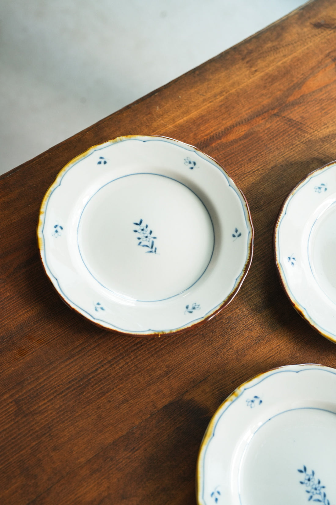 Kazuaki Shimura 志村和晃- Sometsuke Floral 6" Rimmed Plate KAS03