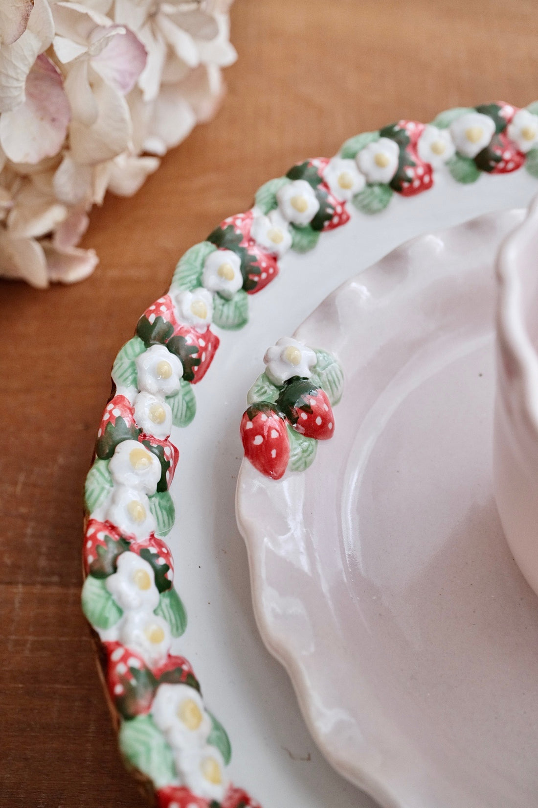 Aiko Miura 三浦愛子 Strawberry Large Plate - White AM09