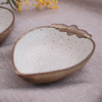 Mashiko Pottery Yoshizawa Strawberry Small Plate