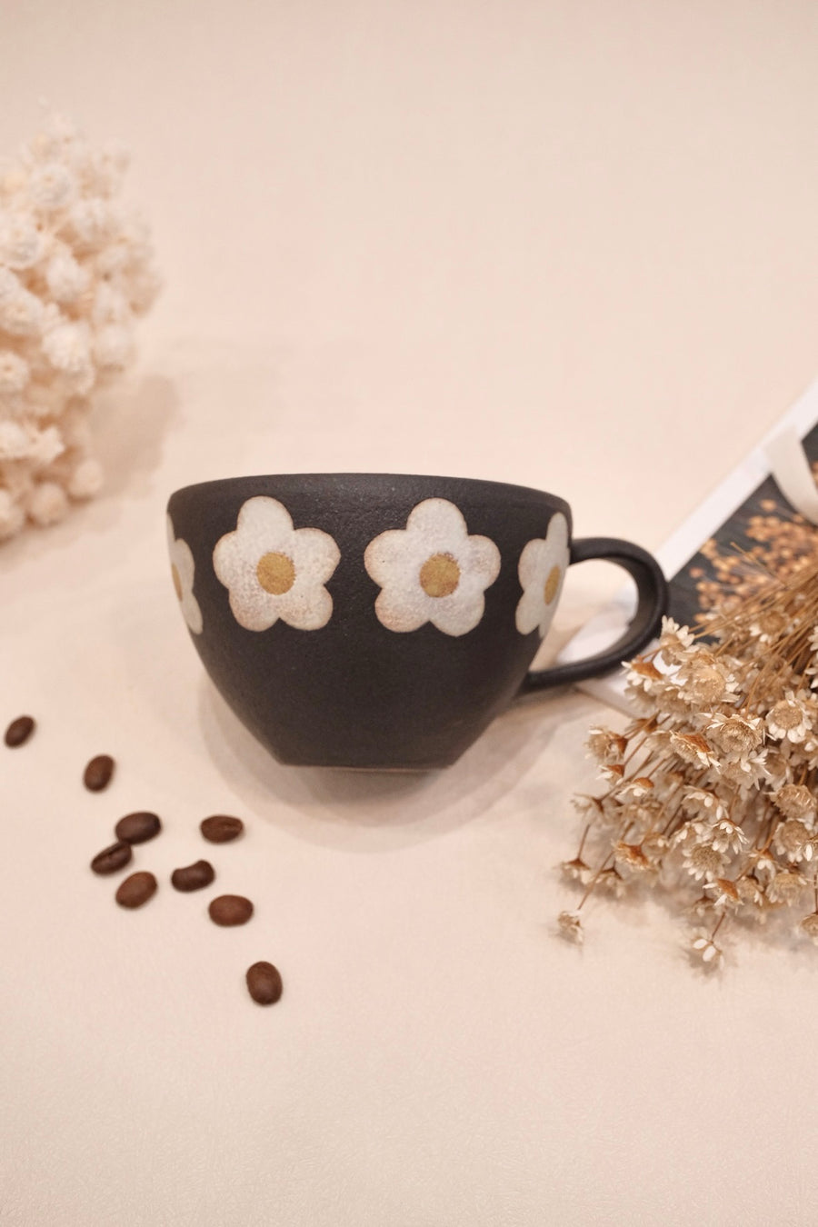 Kei Mitsumochi ミツ持啓 Flower Mug - Black KM56