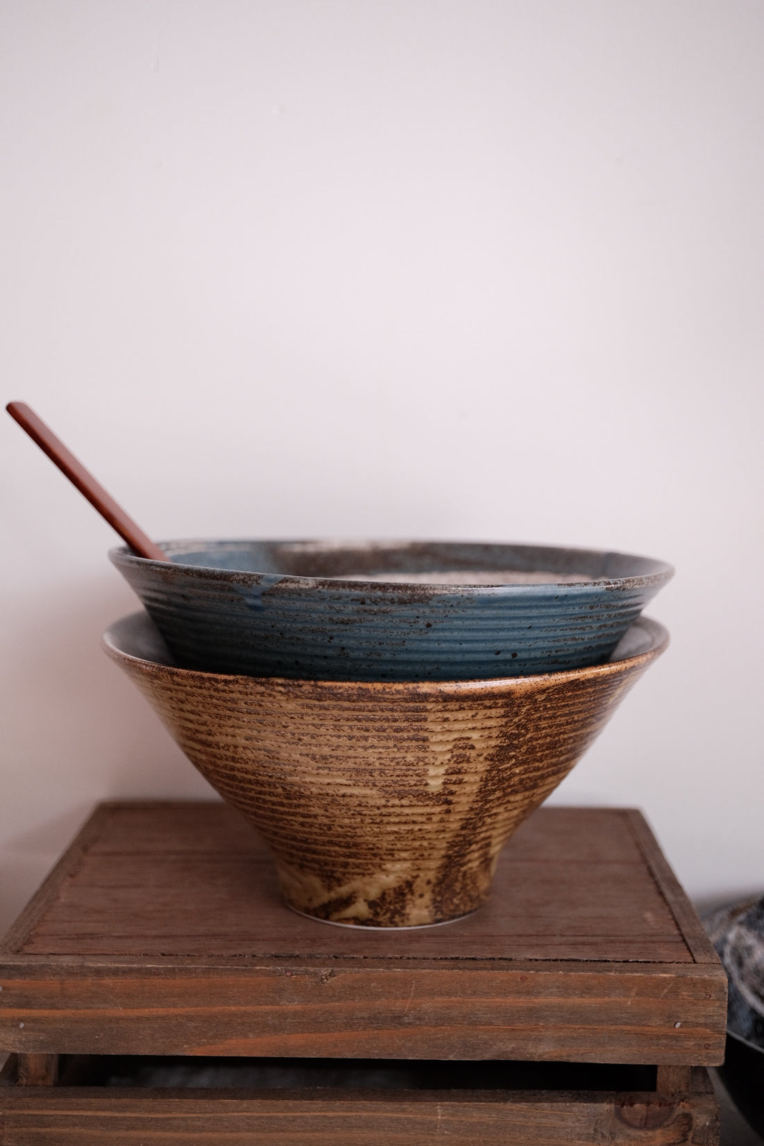 Minoware Large Soup Bowl Blue & Brown