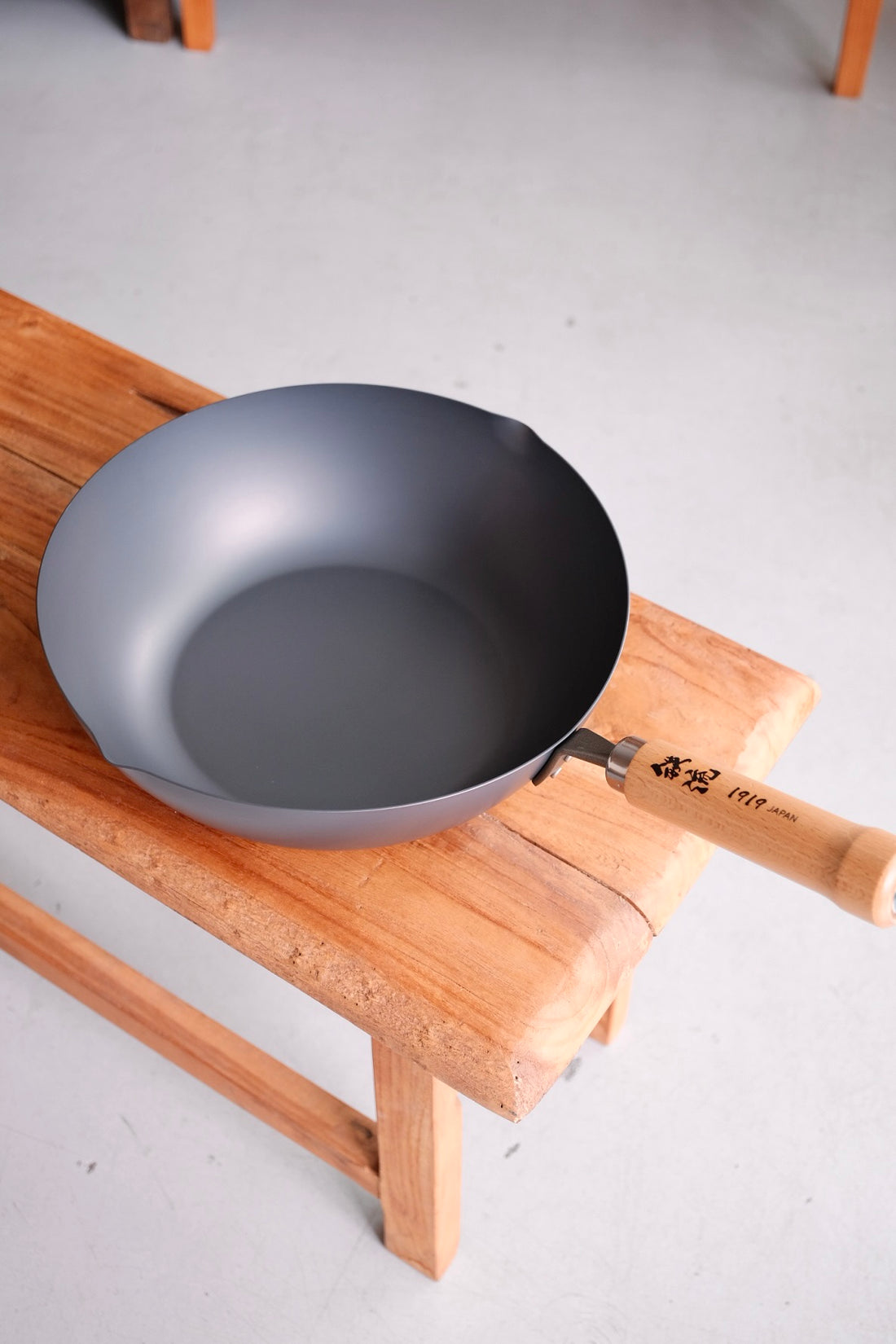 Summit Nitrided Flat Bottom Iron Wok 28cm