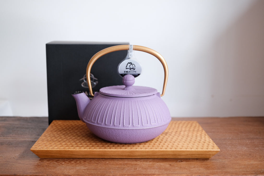 IWACHU Iron Teapot - Purple Gold - Chrysanthemum