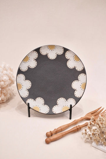 Kei Mitsumochi ミツ持啓 Flower Rim Black Round Plate-Small  KM43