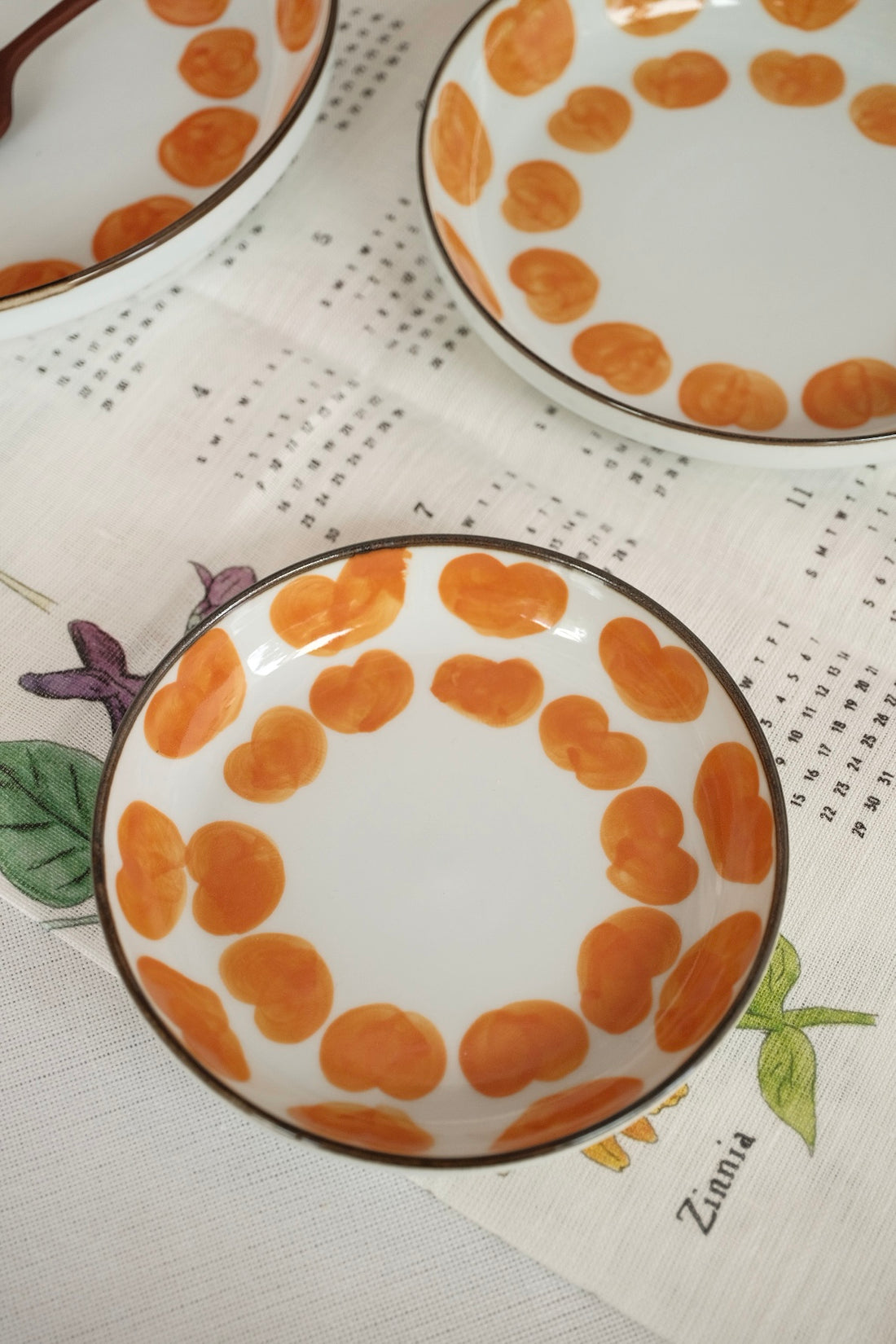 HASAMI Hand-painted Orange Heart Round Plate Collection