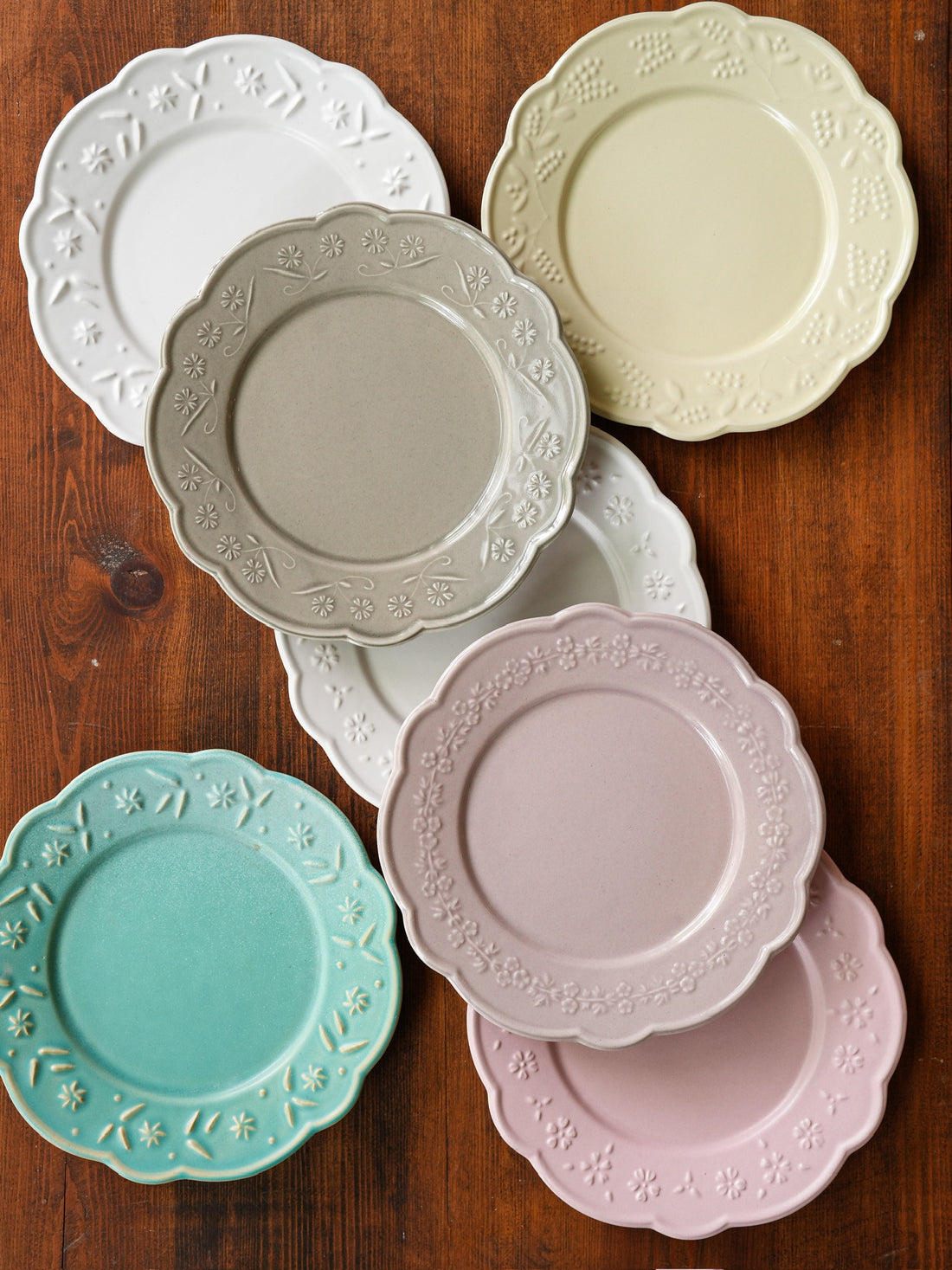 Atelier Gyuusha Medium Floral Shape Round Plate