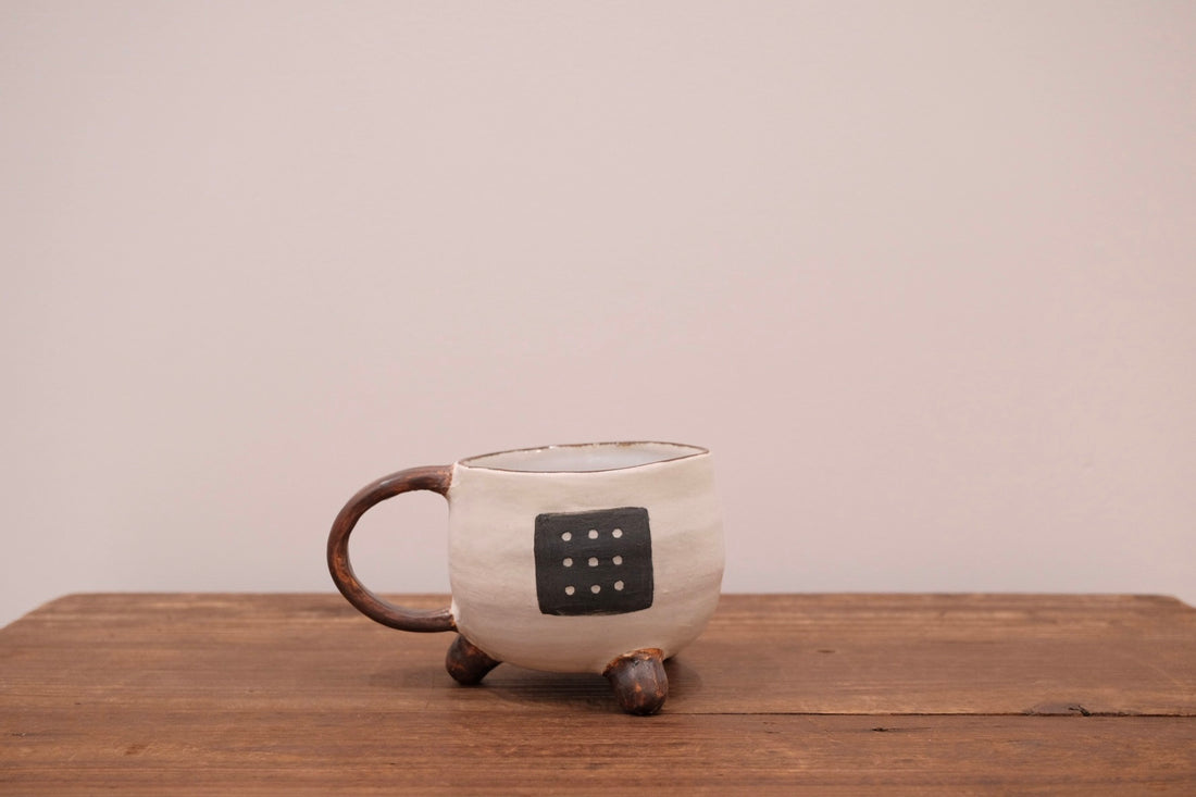 Emishi Kobo 池田匡優&美弥子 - Mug with Stand EK15