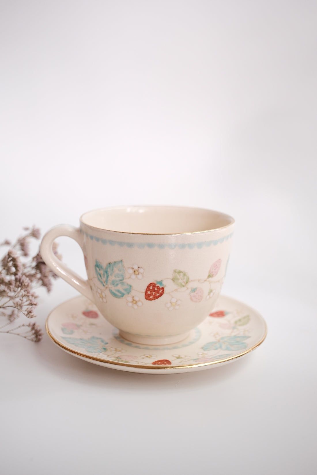 Taki Tomoda 友田多紀 Strawberry Cup and Saucer - TT03