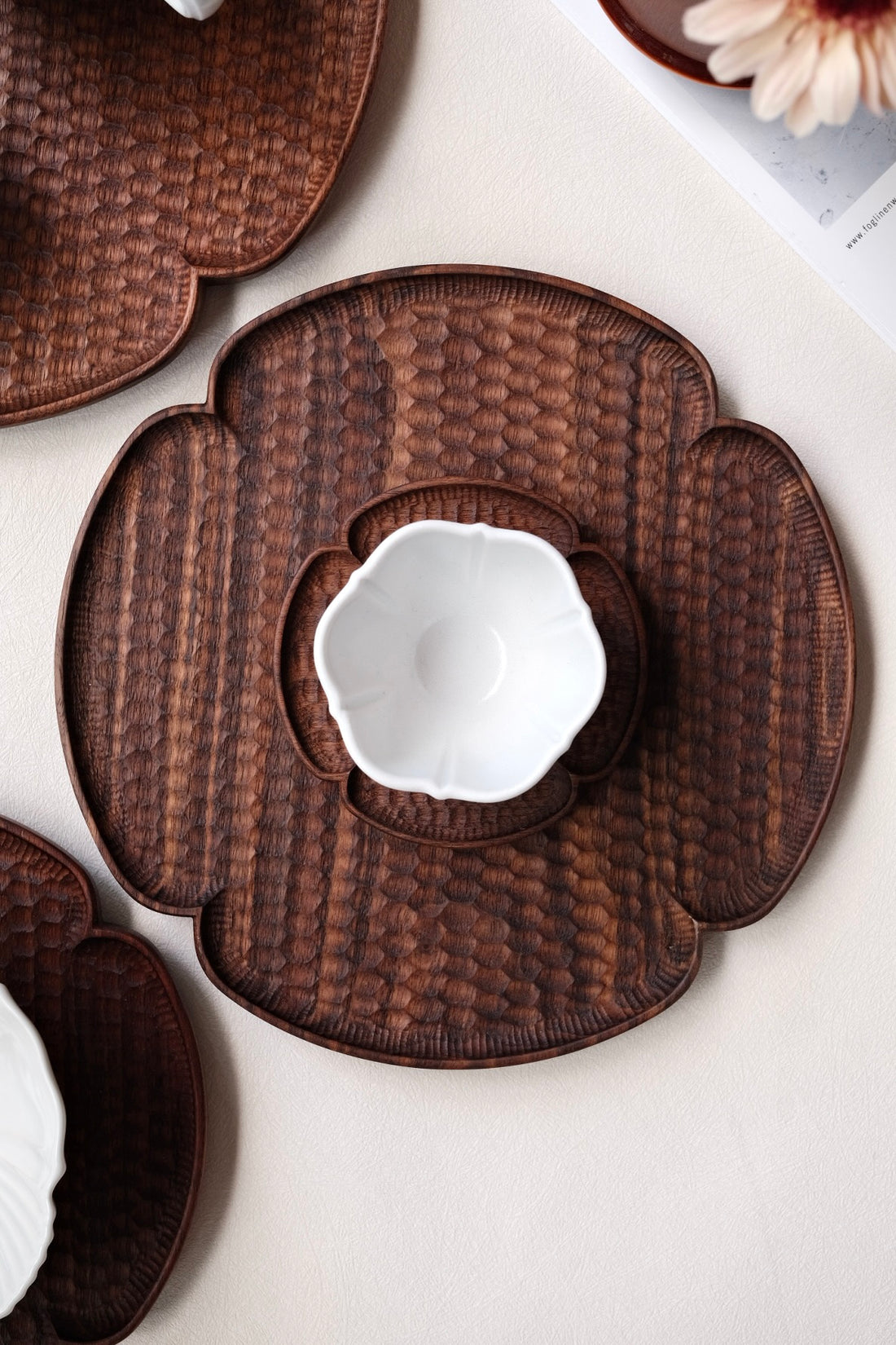 Kazunori Takatsuka 高塚和則 Flower Plate Walnut Wood Extra Large KU09