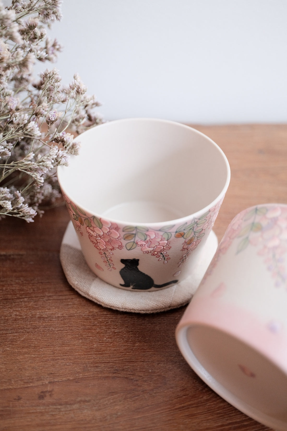 Baizhi Studio- Wisteria Cat Coffee/Tea Cup