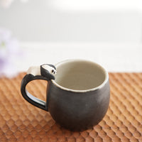 Tomo Yamaguchi 山口トモ Mug