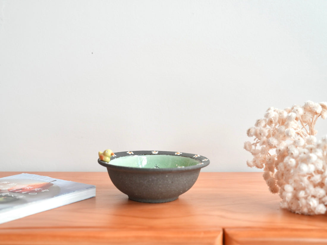 Akemi Nakamura 中村明美 Flower Bowl with Animal Deco AN19